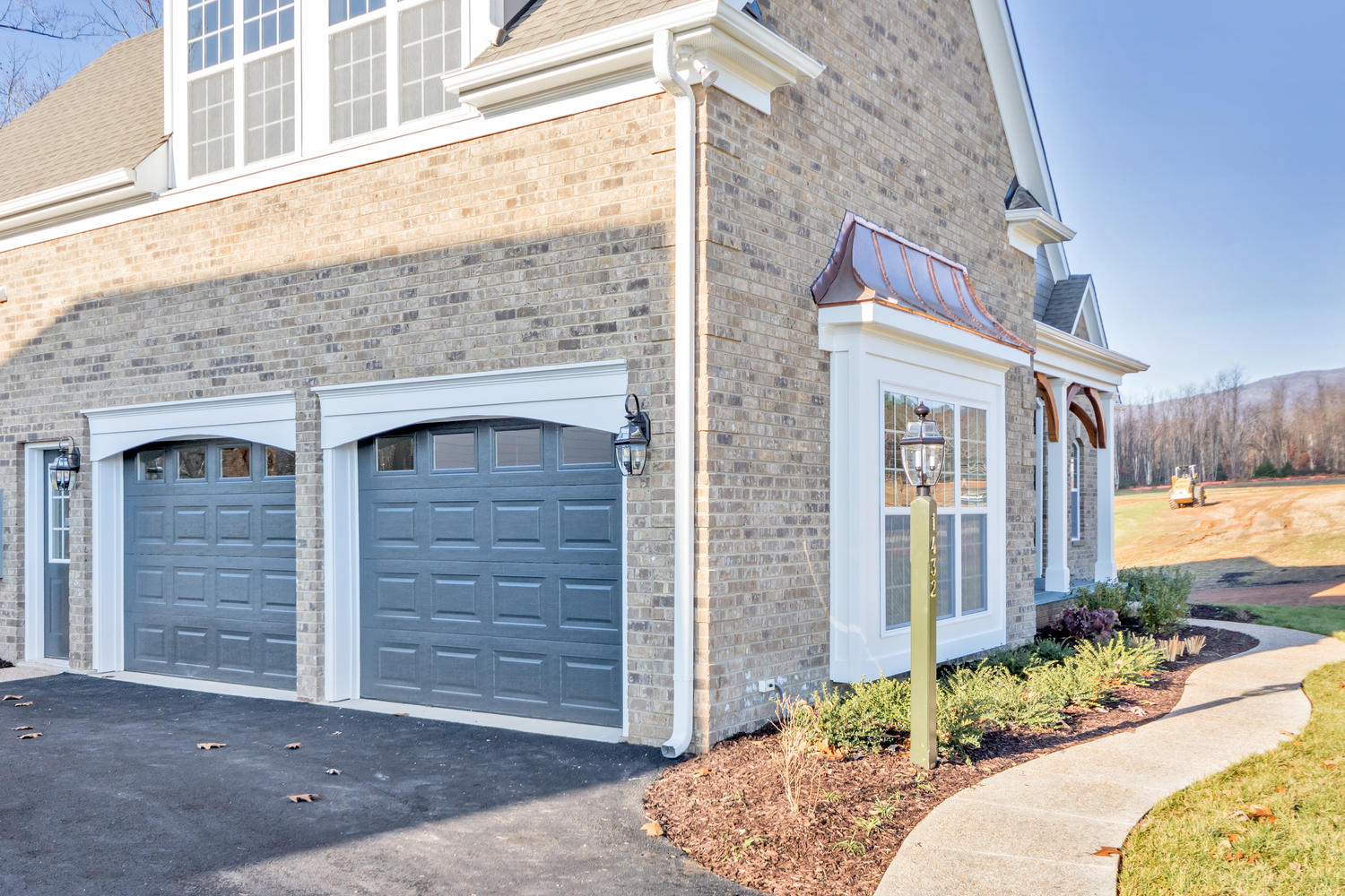 Dual garage doors on a Craig Builder home in Foothill Crossing and Westlake
