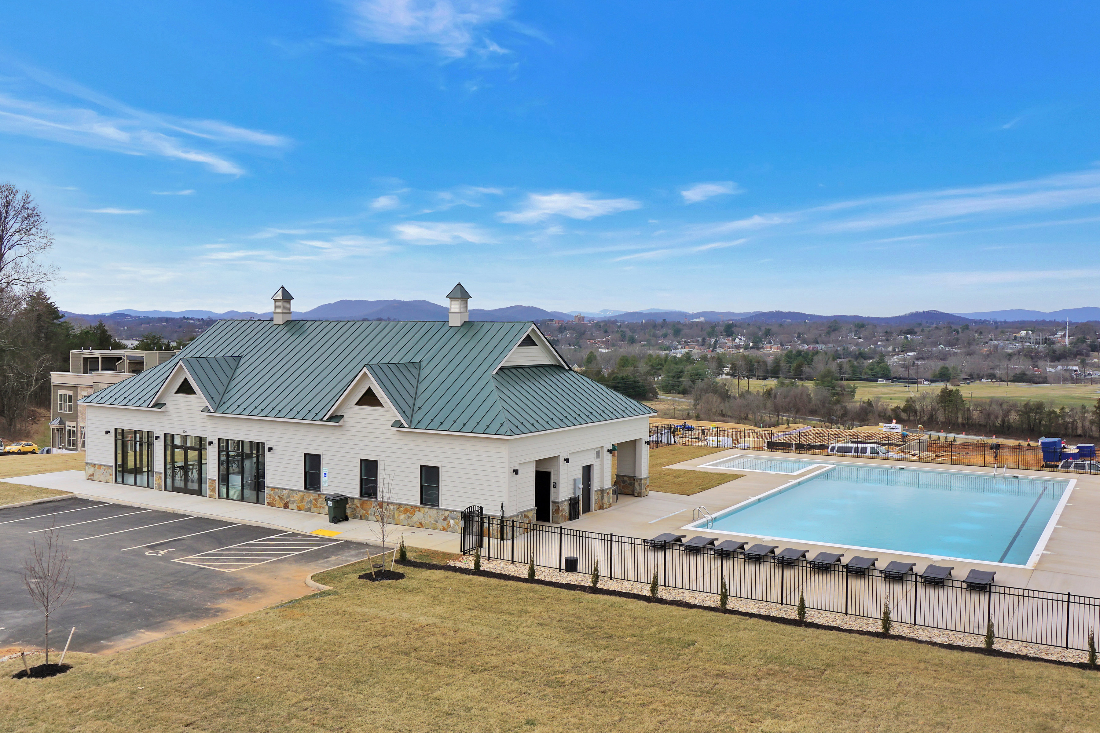 Cascadia clubhouse and pool aerial view