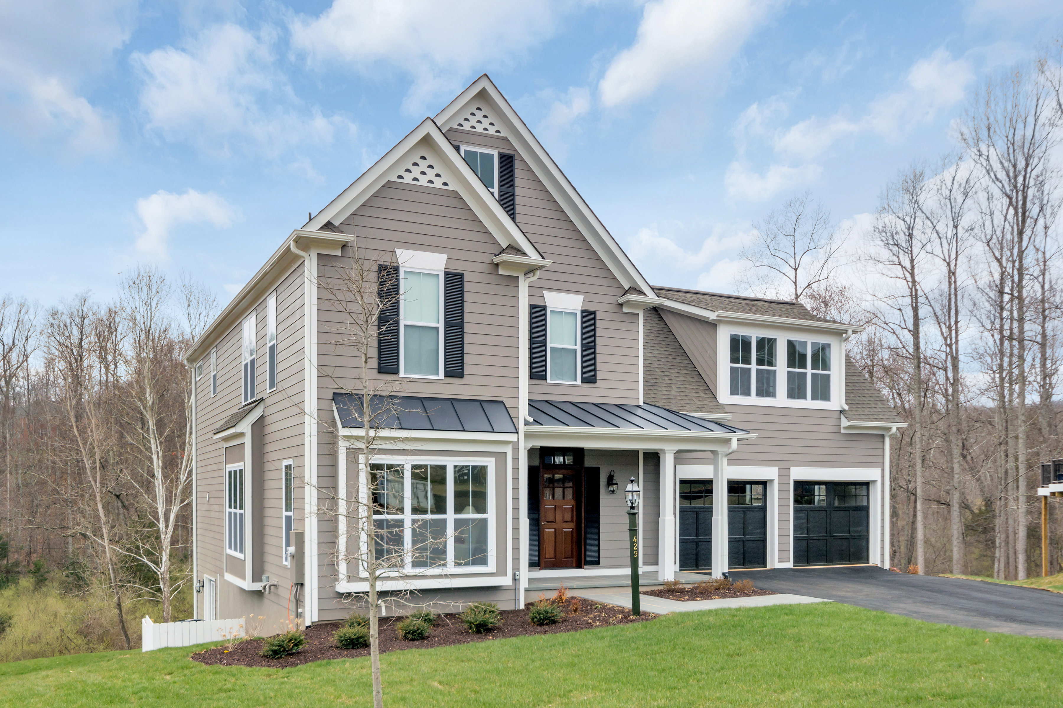 Exterior of Craig Builders home in Oak Hill Farm