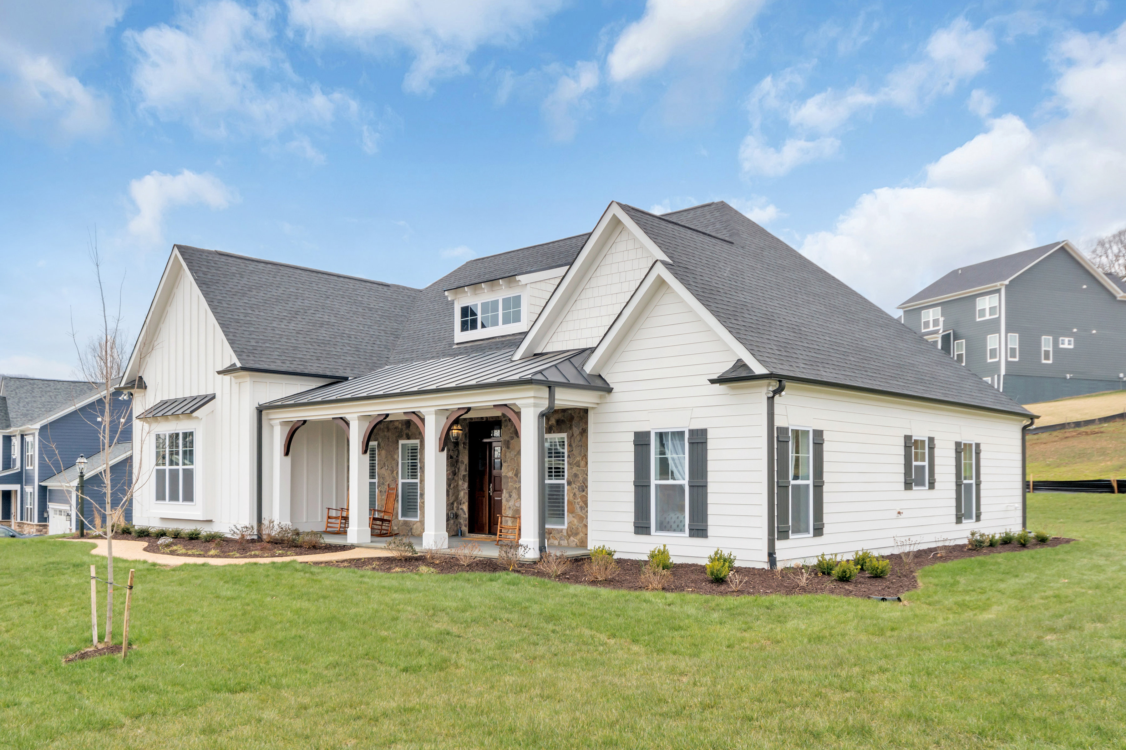 Exterior of Craig Builders homes in Oak Hill Farm
